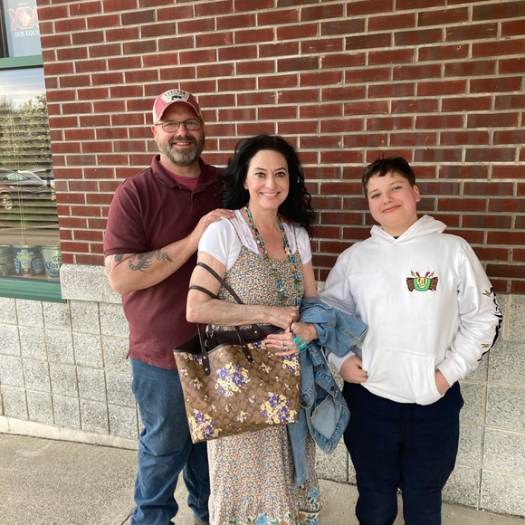 Meet your Posher, Michelle - Picture 1 of 2